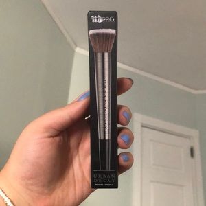 Urban Decay Diffusing Highlighter brush